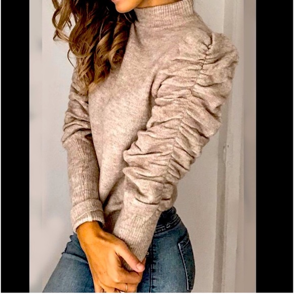 Rare Thick Crew Neck Ruched ⬆️ Design Sleeves On This Apricot Sweater - Picture 2 of 4